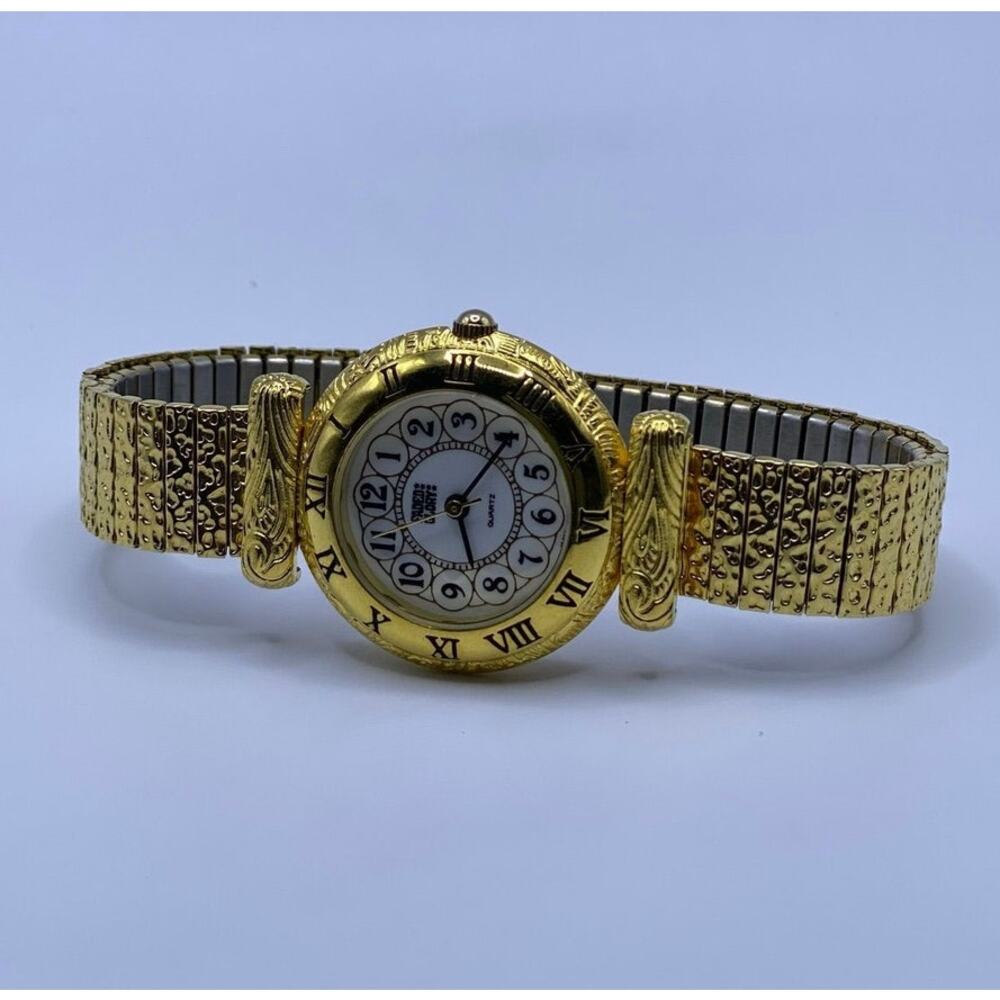 Dainty Maximalist Textured Style Gold Tone Stretch-Wrist Watch